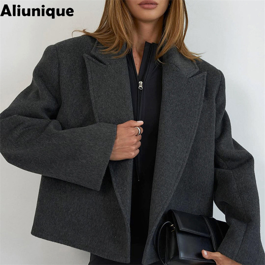 Street Fashion Winter 2026 - 2026 Sonbahar Kış Modası Kısa Blazer
