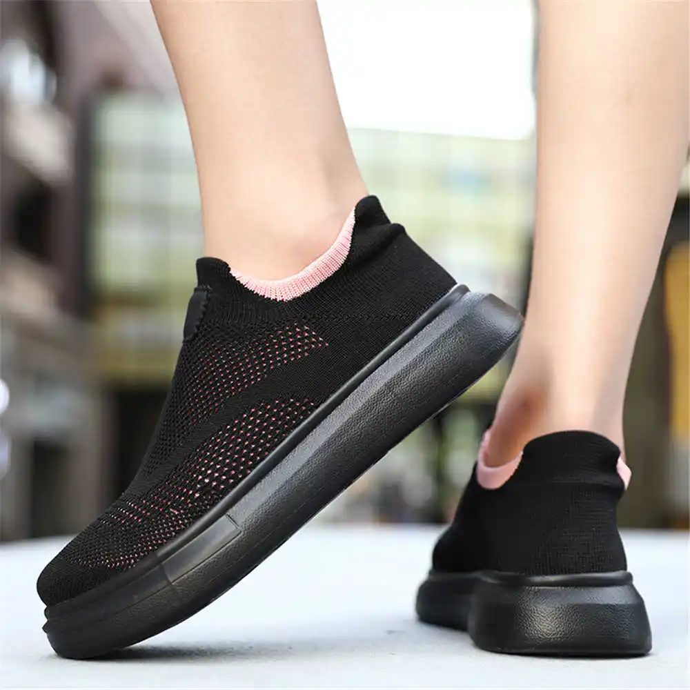 Street Fashion In Vietnam - Platform çorap kahverengi ayakkabı kadın kaykay