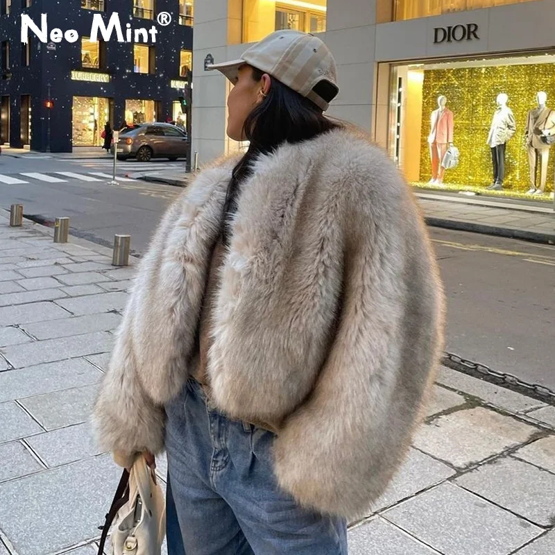 Ikonik sokak moda hafta lüks m - Street Fashion Week incelemesi ve fiyatı